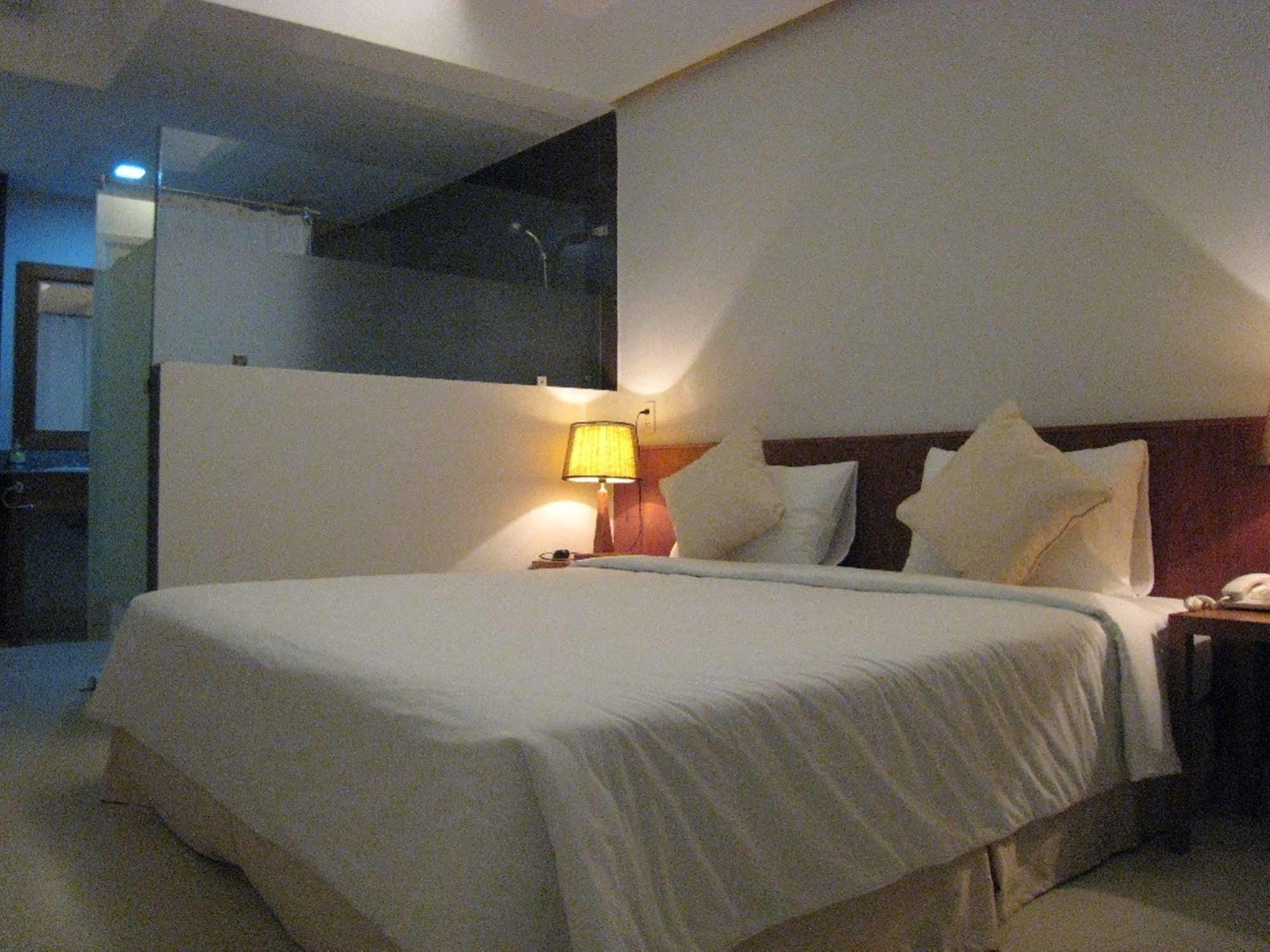 Da Nang Nemo Hotel Esterno foto