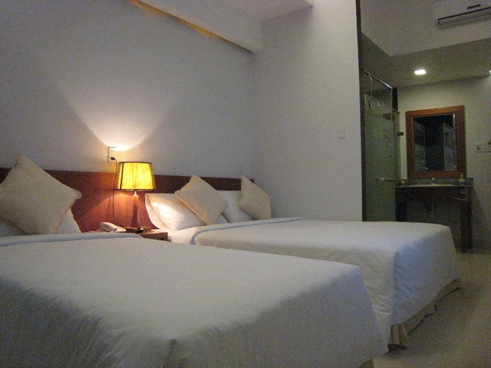 Da Nang Nemo Hotel Esterno foto